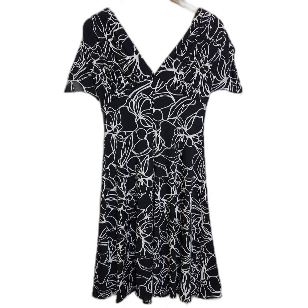 Scarlett Dress Sz 8 Black White Floral V Neck Flare Midi Ruched Tie Short Slv